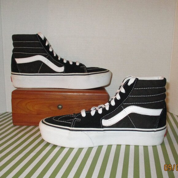 Vans Off the Wall High-Top Sneakers - Picture 5 of 16